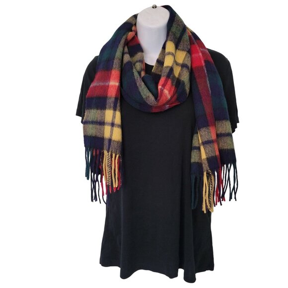 James Pringle Weavers Modern Buchanan Wool Tartan Fringed Scarf - Picture 1 of 6